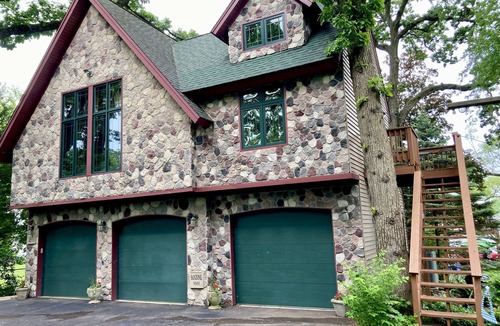 Solon Mills House | Coach House Wonder Lake! Ideal for Families and Remote Workers!