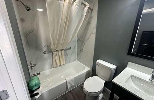 Long Mott Hotel | Coastal Bend at Seadrift, Motel & RV Park