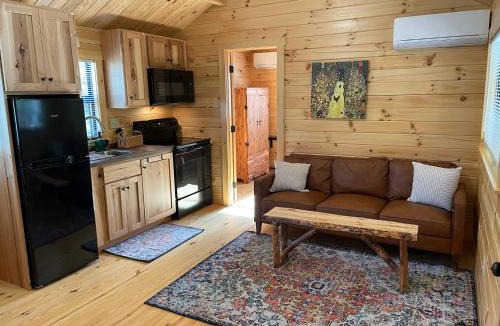 Murphy Hotel | Cobb Creek Cabins