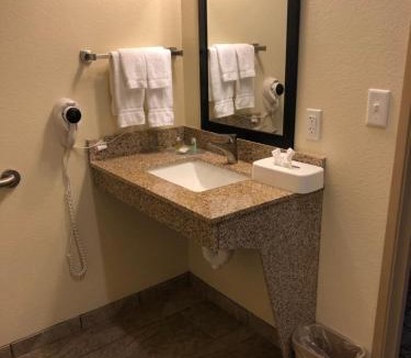 Paxton Hotel | Cobblestone Hotel & Suites - Paxton