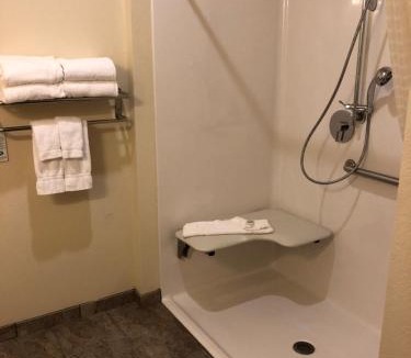 Paxton Hotel | Cobblestone Hotel & Suites - Paxton