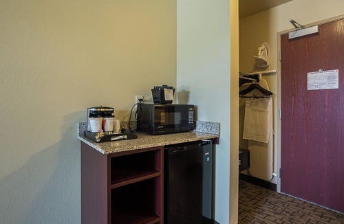 Altamont Hotel | Cobblestone Inn & Suites - Altamont