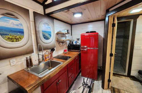 Sevierville House | Cockpit Lounge #1406