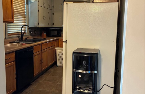 Galt House | Colleens 2-bedroom house in Rock Falls with AC, WiFi.