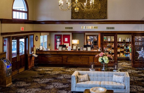 Gardner Hotel | Colonial Hotel