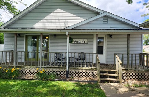 Mattoon House | Come Escape to Paradise on the Lake