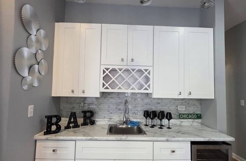 South Shore Apartment | Come experience The Lake Shore!