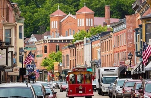 Galena Apartment | Come stay in this Circa1845 Historical Building located in Downtown Galena.