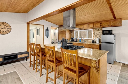 Creve Coeur House | Comfort Cabin - 2BD Family Getaway in Creve Coeur