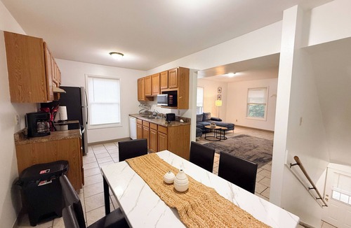 Macomb Apartment | Comfort & Cozy 3/2 in Midwestern charming Macomb, IL