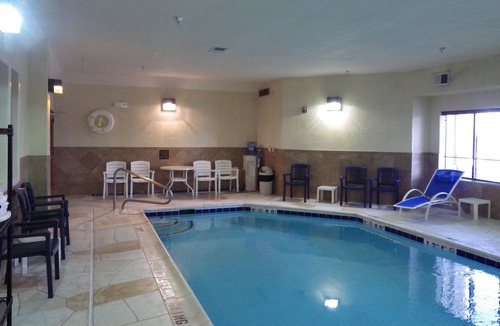 Village of Lakewood Hotel | Comfort Inn Crystal Lake - Algonquin