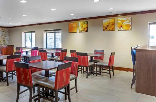 Hoffman Estates Hotel | Comfort Inn Hoffman Estates - Schaumburg