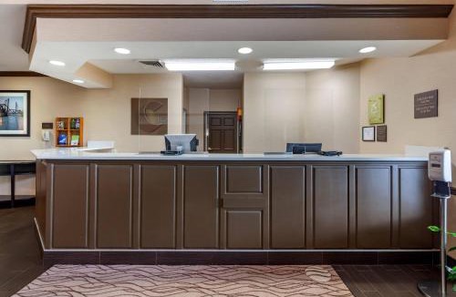 Geneva Hotel | Comfort Inn & Suites Geneva- West Chicago