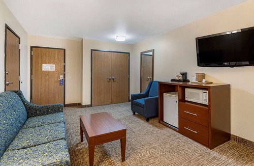 Greenville Hotel | Comfort Inn & Suites Greenville I-70