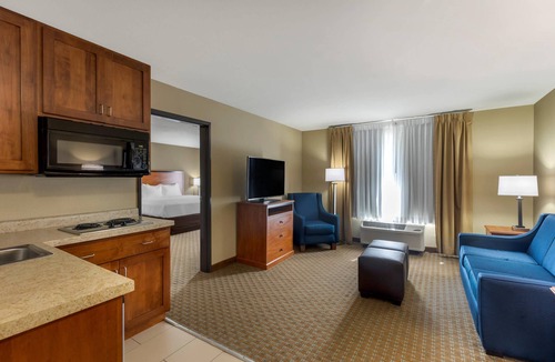 Marion Hotel | Comfort Inn & Suites Marion I-57