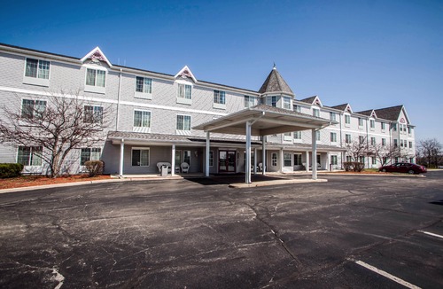 Geneva Hotel | Comfort Inn & Suites Geneva - West Chicago