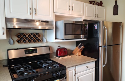 Bourbonnais House | Comfortable home away from home. Close to ONU and all grocery and restaurants.