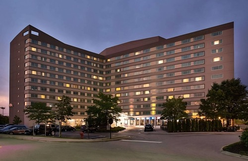 O'Hare Hotel | Comfortable Stay, Convenient Location! With Complimentary Airport Shuttle!