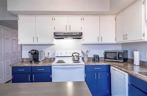 Champaign Apartment | Comfortable Townhome in Southwest Champaign