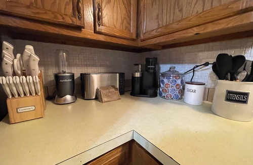 Chicago Ridge Apartment | Comfy 2 bedroom condo with 75” smart TV