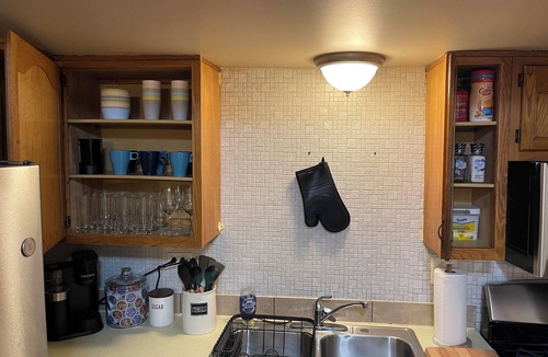 Chicago Ridge Apartment | Comfy 2 bedroom condo with 75” smart TV