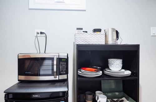 Avondale Apartment | Comfy Avondale Flat - Sleeps 5 - Great amd Fun Neighborhood