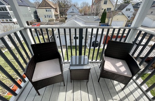 River Forest House | Comfy Cozy 2BR Home Away from Home
