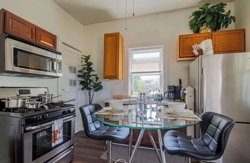 Forest Park Apartment | Comfy One Bed Apartment in Forest Park