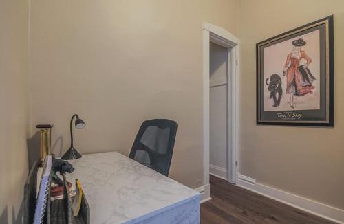 Forest Park Apartment | Comfy One Bed Apartment in Forest Park