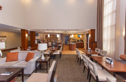 Bowling Green Apartment | Comm Accessible 1BR King Suite | Breakfast Included