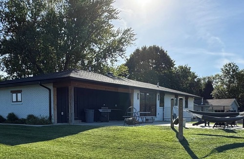 Orange Prairie House | Completely remodeled luxury 3 bedroom, 3 bathroom House in quiet country setting