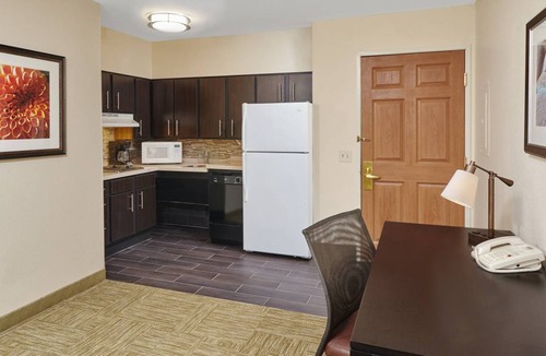 Glenview Condo | Condo ∙ 2 bedrooms ∙ 5 guests