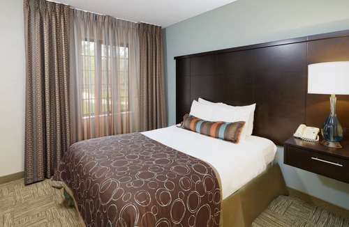 Glenview Condo | Condo ∙ 2 bedrooms ∙ 5 guests