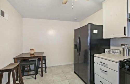 Evanston Apartment | Condo by the park & lake in the heart of Evanston!