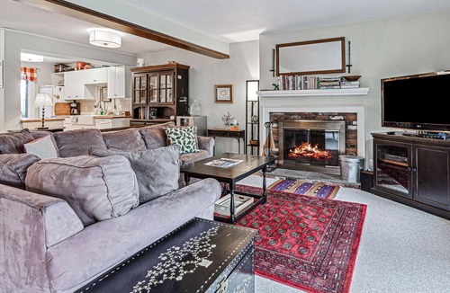 Quechee Condo | Condo with Lake Access, Saltbox, Pet-Friendly