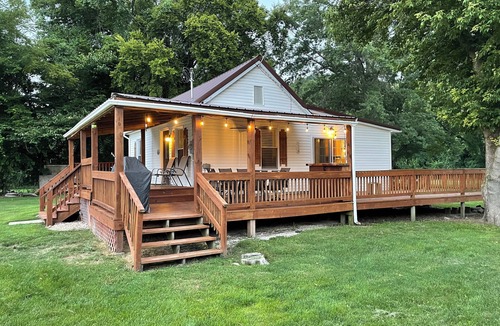 Grafton House | Confluence Cabin Grafton, IL