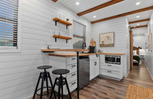 Waco Apartment | Container home with rooftop views and pickleball