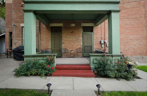 Galena House | Convenient & Spacious Downtown - Private Parking Included