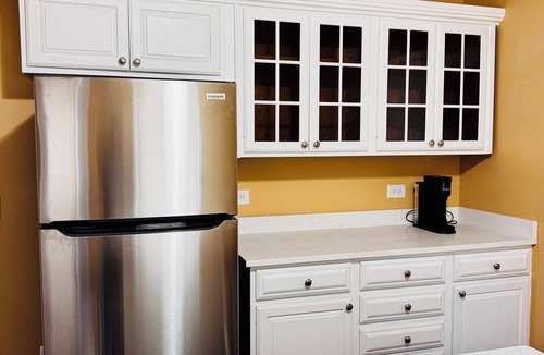 Norma House | Convenient Stay near Chicago O’hare Airport King Beds