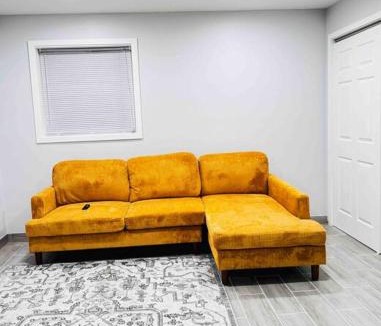 Des Plaines Villa | Convenient Stay near Chicago Ohare Airport with King Beds and Coffee