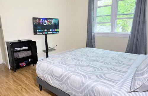 Central Manchester Apartment | Convenient Stays-with Free Parking, Heat&AC Apt 7