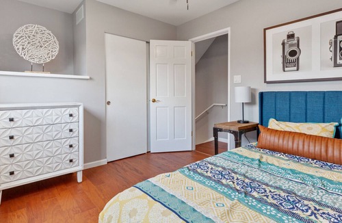 Fox Valley House | Convenient Western Suburban pet friendly home, 4/2