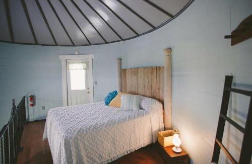 Alvan House | Converted Grain Silo for Unique Glamping Accommodation in Alvin, Illinois
