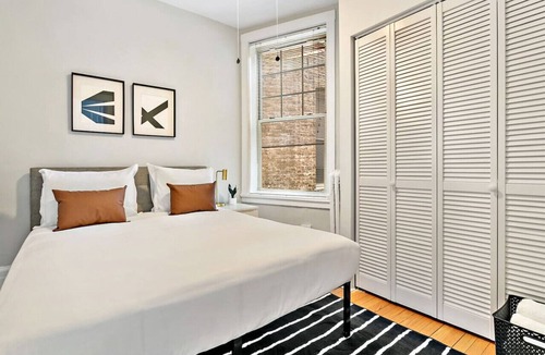 Wrigleyville Apartment | Cool 2BR | Wrigleyville close to Fun City