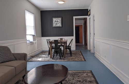 Dunning Cottage | Corporate Housing for Travel Nurses and Interns Located Near O'Hare & Hospitals