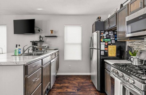 Peoria Heights House | Cottage on Duryea - Cozy 1BD home in the Heights