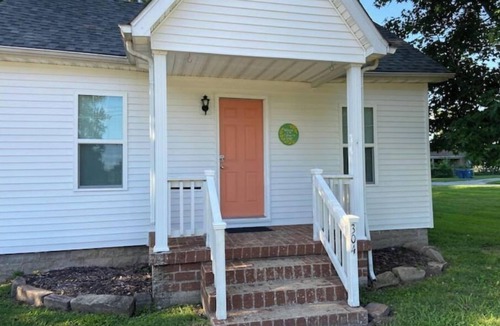 Carterville Cottage | Cottage on Grand