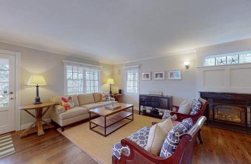 Cotuit House | Cotuit Mannor