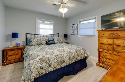 Streator House | 'Coty's House' Illinois Getaway w/Bar: Near Golf!