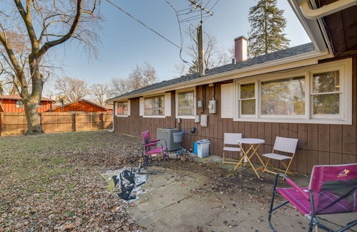 Country Club Hills House | Country Club Hills Home: Walk to Rec Center!